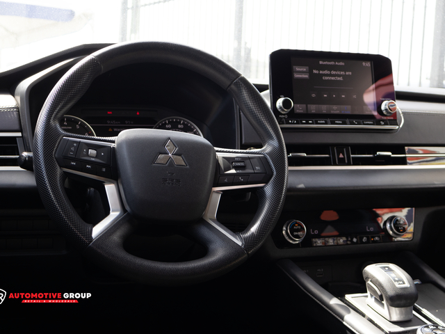 2024 Mitsubishi Outlander ES