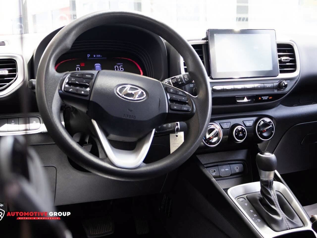 2025 Hyundai Venue SE