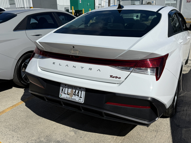 Hyundai Elantra SE 2024