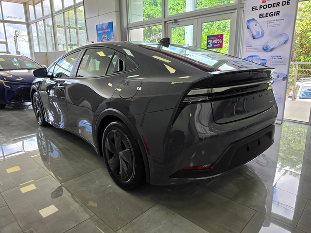 2026 Toyota Prius Plug-In Hybrid SE