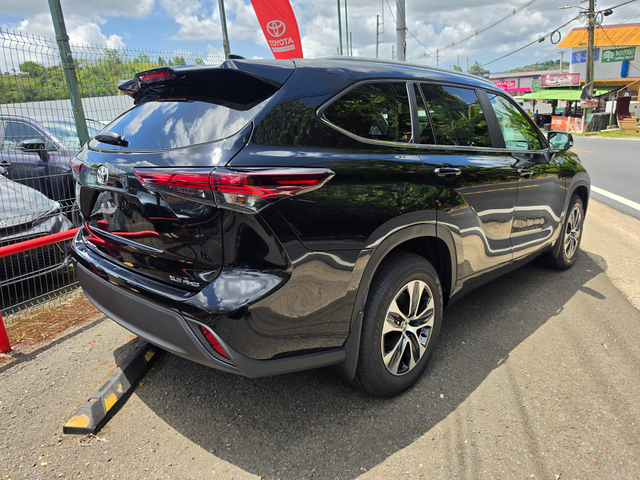 2026 Toyota Highlander XLE V4 8AT AWD