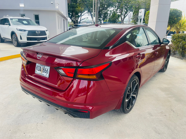 2025 Nissan Altima SR