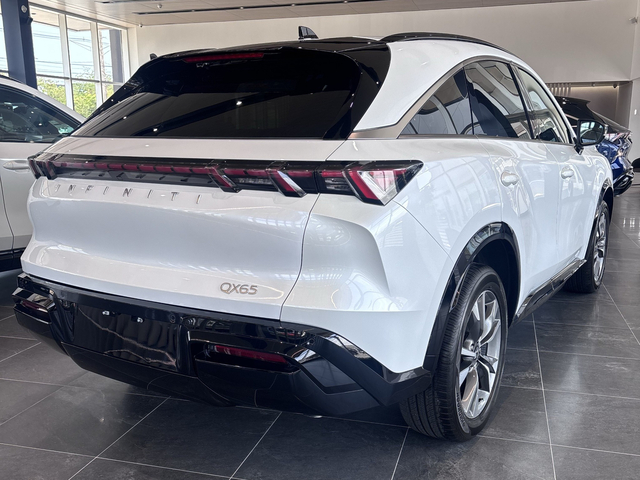 2027 Infiniti QX65 LUXE