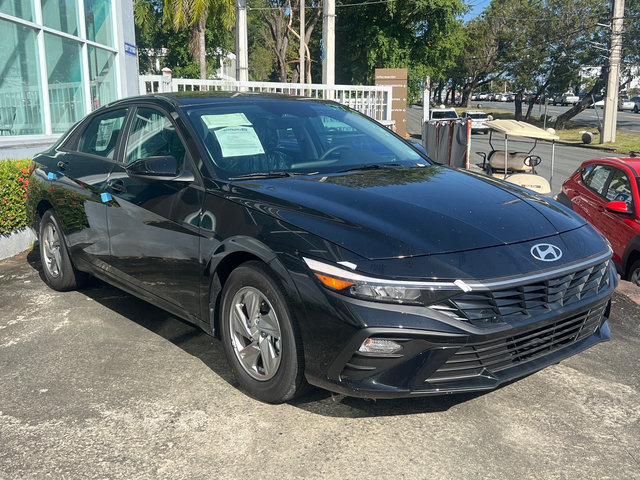 2025 Hyundai Elantra SE
