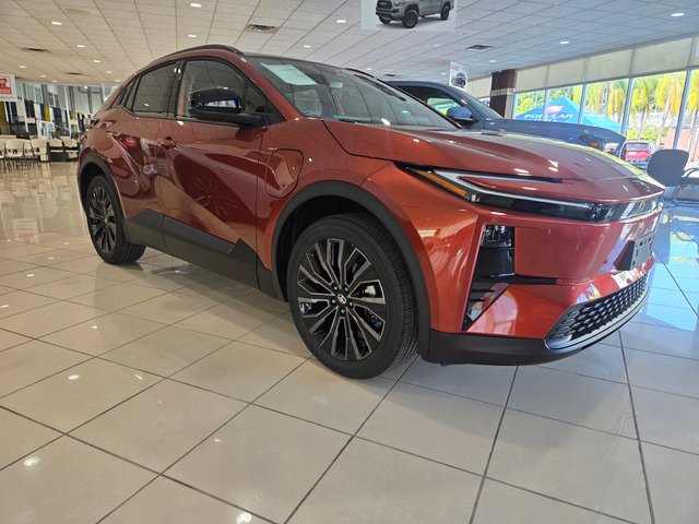 2026 Toyota C-HR SE
