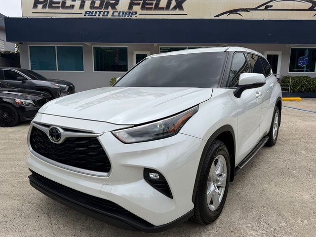 2022 Toyota Highlander LE