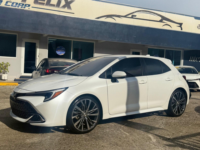 2025 Toyota Corolla Hatchback XSE