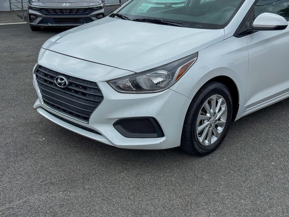 2022 Hyundai Accent SE, foto 2