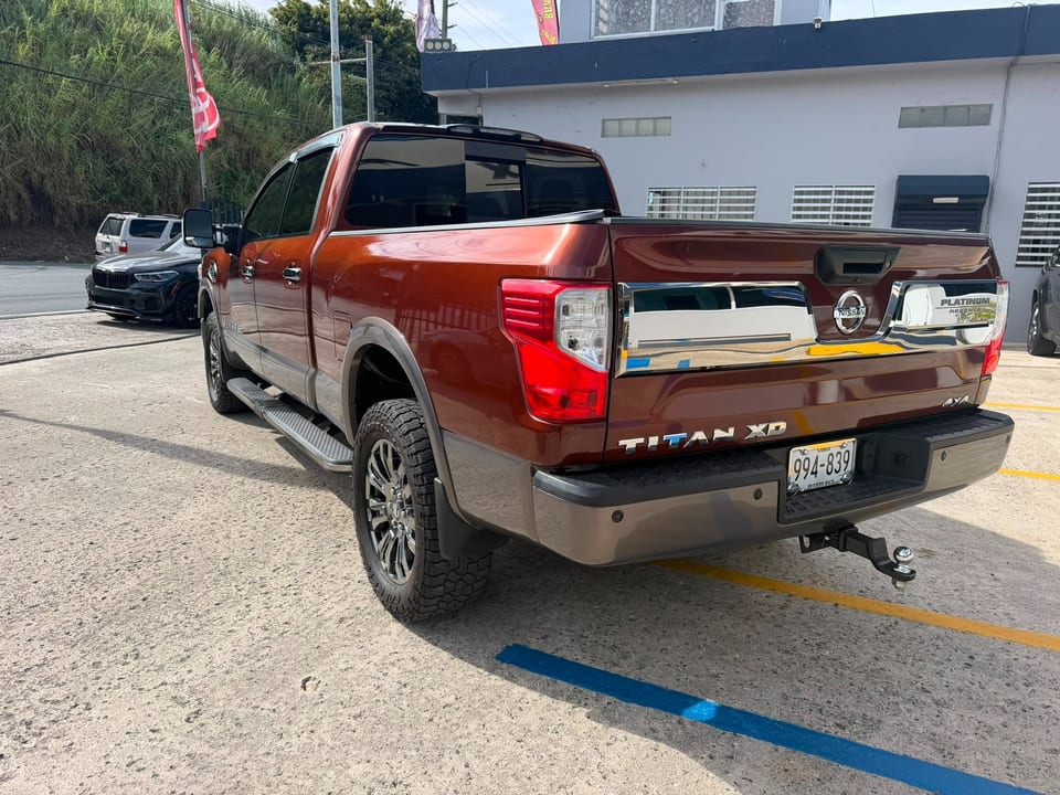 2016 Nissan Titan XD Platinum Reserve, foto 2