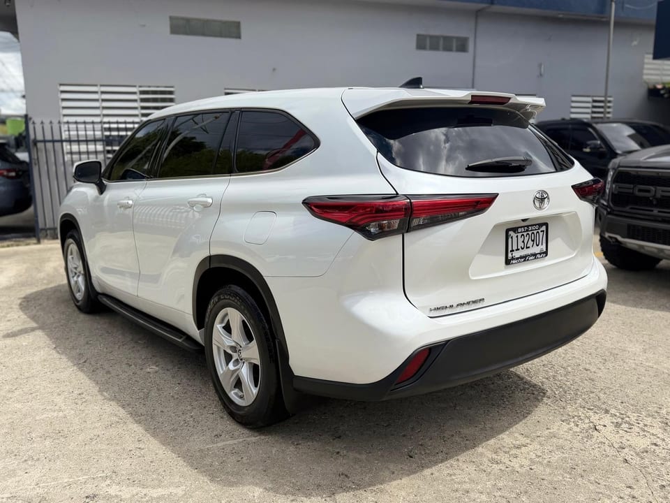 2022 Toyota Highlander LE, foto 3