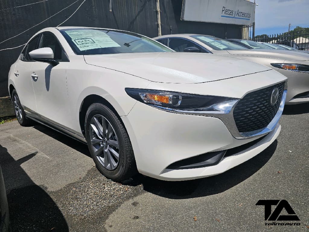 2025 Mazda Mazda3 S's photo