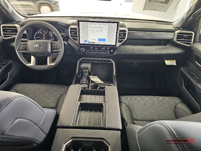 Toyota Tundra 4WD SR5 2025