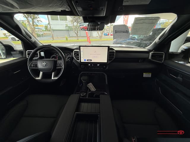 Inicio 67 Toyota Tundra 4WD SR5 2025