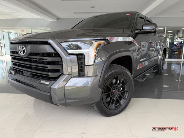 Toyota Tundra 4WD SR5 2026
