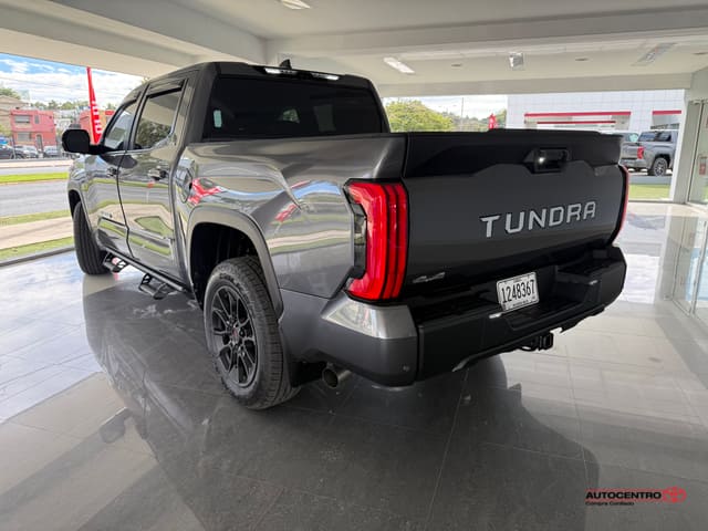 Toyota Tundra 4WD SR5 2026