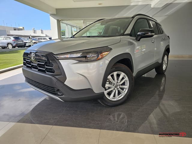 Toyota Corolla Cross LE 2026