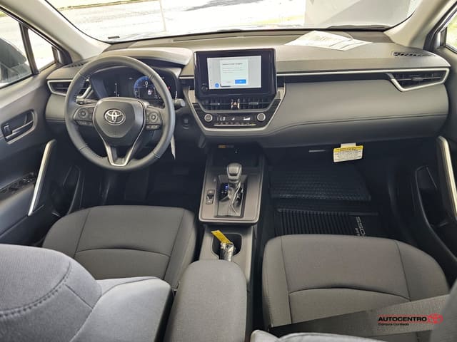 Toyota Corolla Cross LE 2026