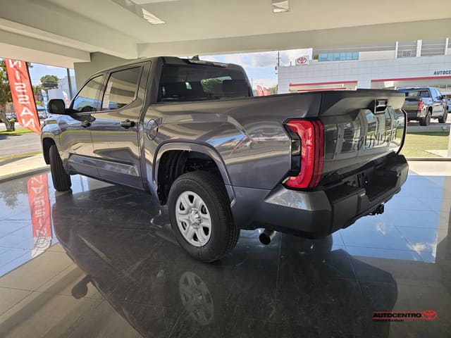 Inventario Nuevos 42 Toyota Tundra 4WD SR CrewMax 5.5' Bed 2026