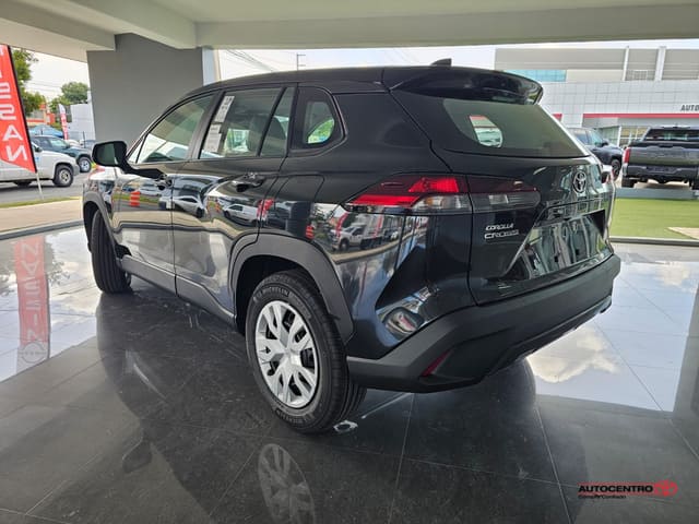 Toyota Corolla Cross 19 image