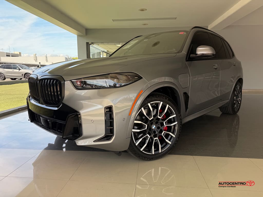 2026 BMW X5 xDrive50e's photo