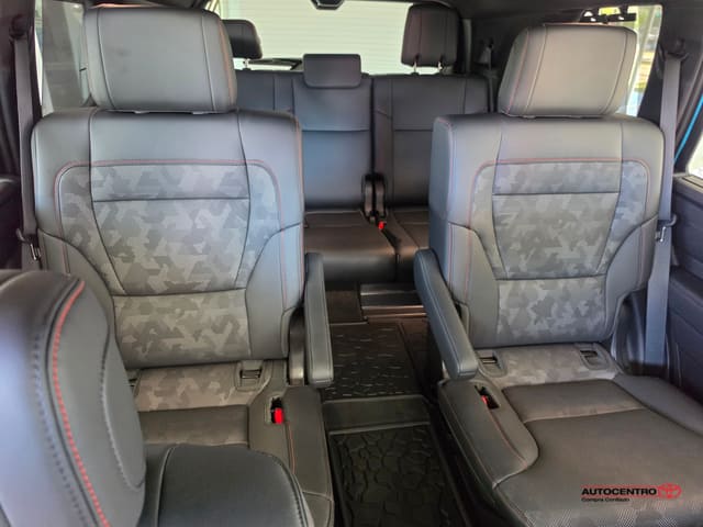 Inventario 8 Toyota Sequoia SR5 2026