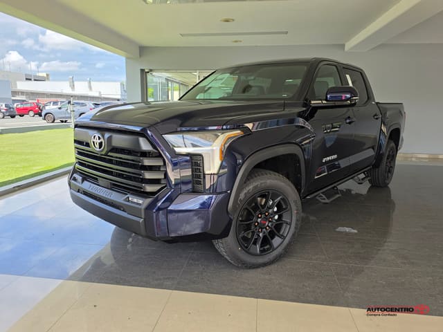 Inicio 92 Toyota Tundra 4WD SR CrewMax 5.5' Bed 2026