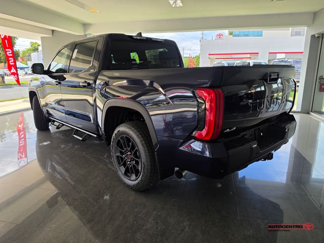 Inicio 93 Toyota Tundra 4WD SR CrewMax 5.5' Bed 2026