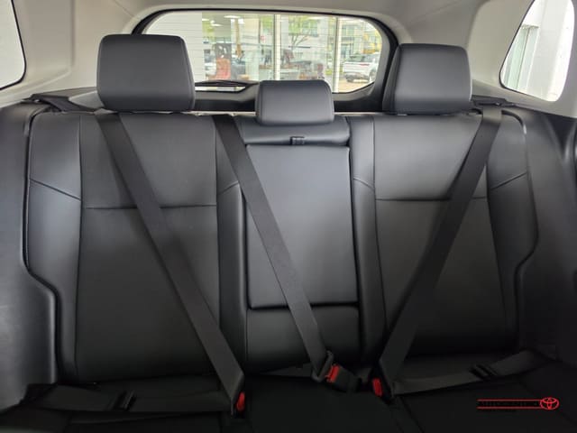 Toyota RAV4 XLE Premium 2026