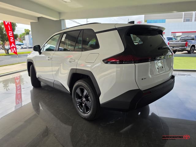 Toyota RAV4 LE 2026