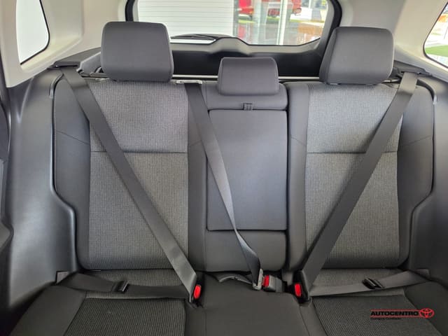 Toyota RAV4 LE 2026