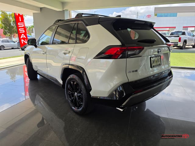 Inventario Usados 28 Toyota RAV4 XSE 2022