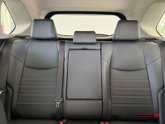 Toyota RAV4 XLE Premium 2025
