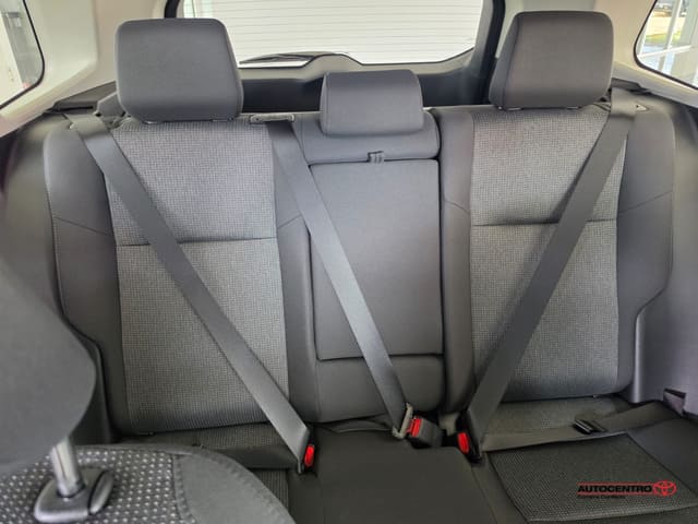 Toyota RAV4 LE 2026