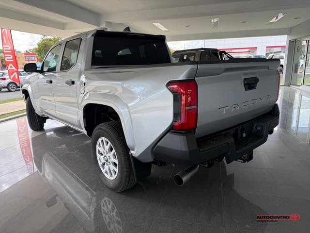 Toyota Tacoma 2WD SR 2026