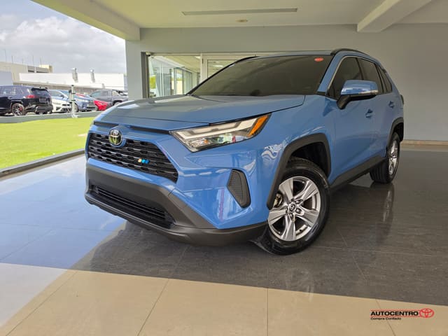 Toyota RAV4 XLE 2024