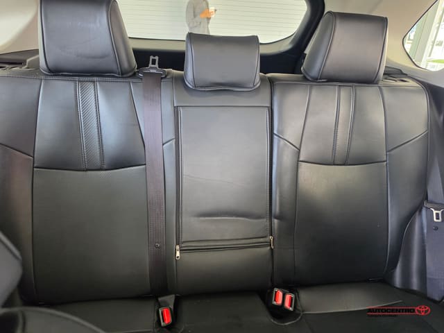 Toyota RAV4 XLE 2024