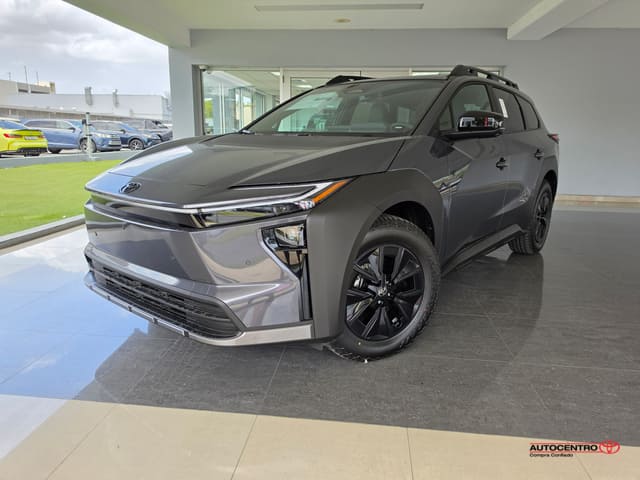 Toyota bZ Woodland AWD (Natl) 2026