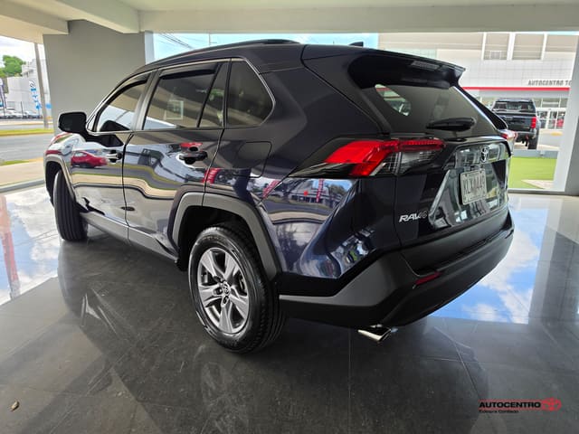 Toyota RAV4 XLE 2024