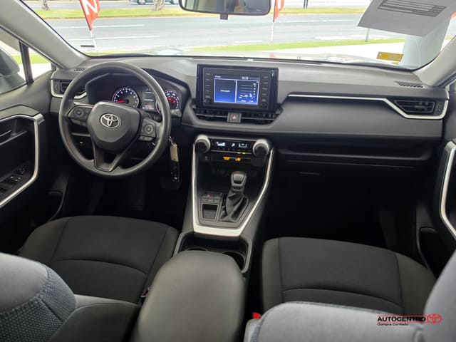 Toyota RAV4 LE 2021
