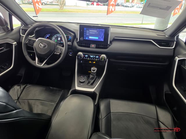 Toyota RAV4 SE 2023