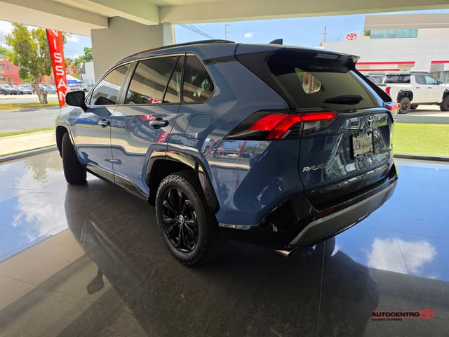 Toyota RAV4 SE 2023