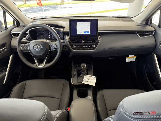 Toyota Corolla Cross XLE 2026