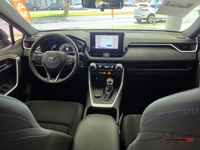 Toyota RAV4 SE 2025
