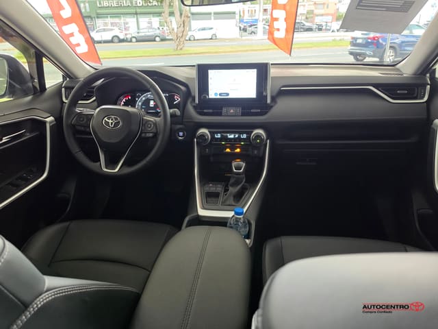 Toyota RAV4 XLE Premium 2025