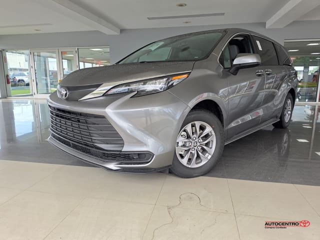 Toyota Sienna LE 2026