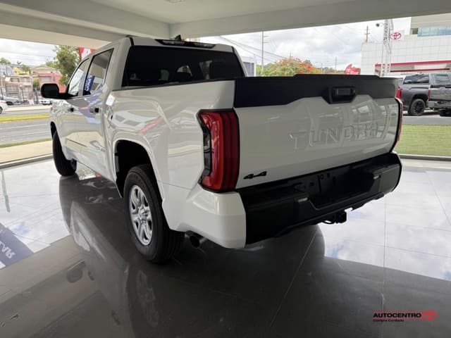 Inventario 108 Toyota Tundra 4WD SR CrewMax 5.5' Bed 2026