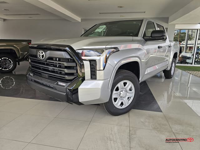 Inventario 82 Toyota Tundra 4WD SR CrewMax 5.5' Bed 2026