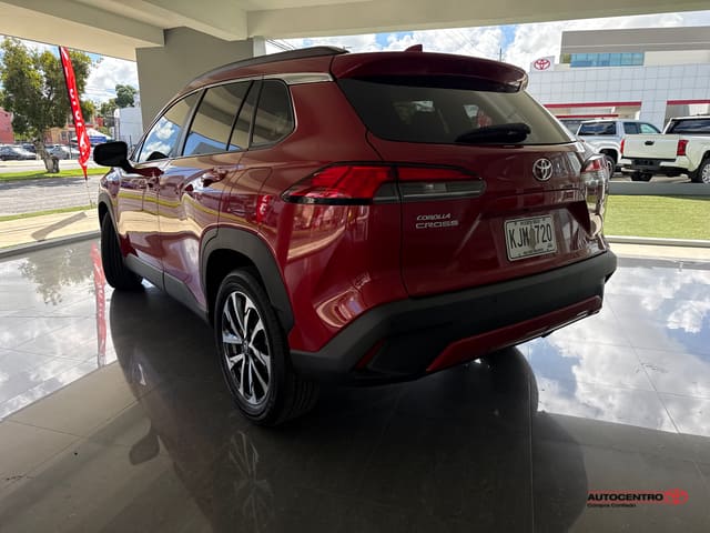 Toyota Corolla Cross XLE 2024