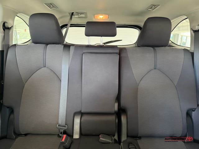 Toyota Highlander LE 2024