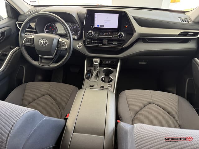 Toyota Highlander LE 2024